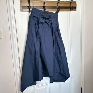 COS dark blue pleated skirt with a bow detail at the waist size S (34)